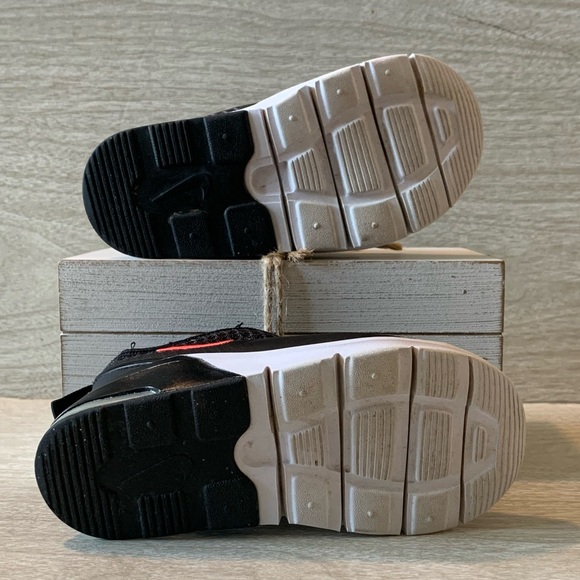 Nike Air Max - Picture 9 of 11